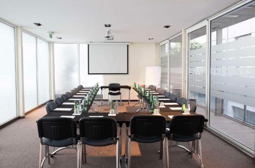 Belgrade Art Hotel - image 14