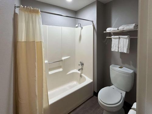 Travel Inn Lake Elsinore - image 7