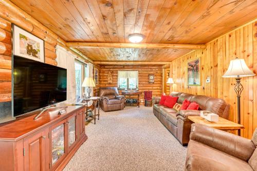 Log Cabin with Game Room and Fire Pit in Forestport! in Forestport, USA