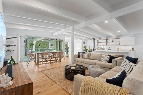 The Bay Haus - Luxury Escape so close to the Beach
