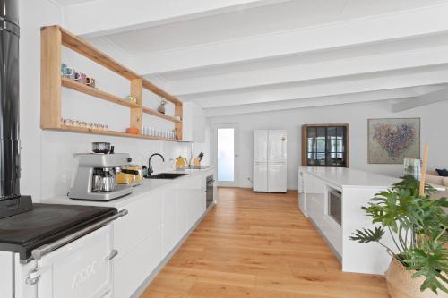 The Bay Haus by Book Jervis Bay - Luxury Escape with Private Pool, minutes to Jervis Bay's beaches in โอลด์เอโรวัลเบย์
