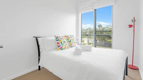 Vincentia Style by Book Jervis Bay - Only 150m to the Beach - Free Wifi & Chrome Cast - image 2