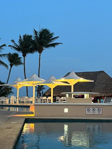 Spacious and comfortable apartment w pool and golf in Tulum, Mexico
