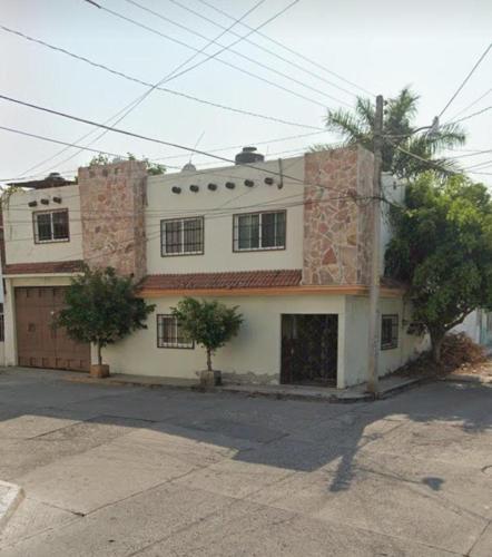 Casa Completa con Alberca, Sola, 3 habitaciones AC, Atras del Balneario Agua Hedionda totalmente Privada in Cuautla Morelos, Mexico