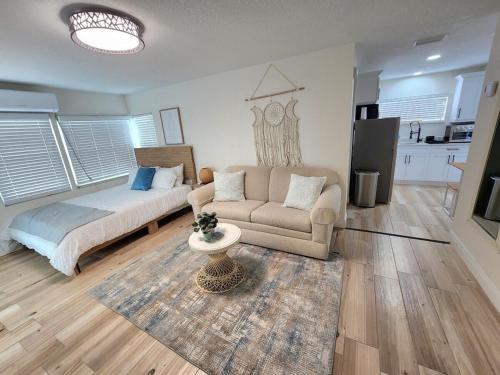 Charming And Cosy, Newly Remodeled St Petersburg in St Petersburg, USA