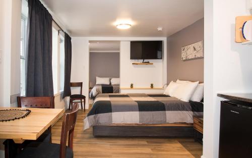 Classic Quadruple Room
