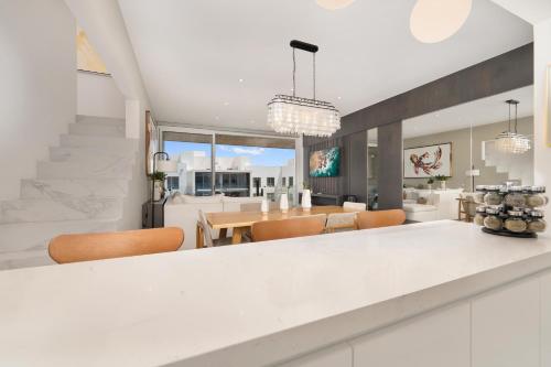 New Penthouse in Medano with Jacuzzi and Terrace in Cabo San Lucas, Mexico