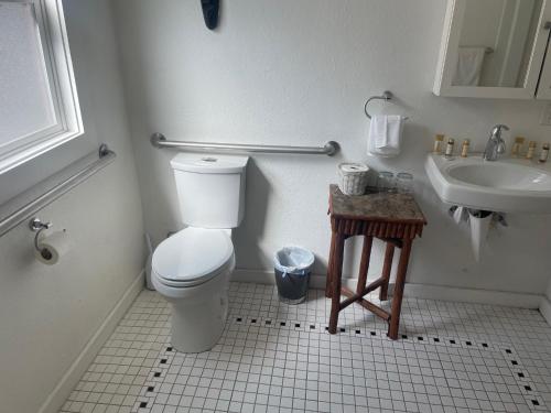 Guerneville Lodge
