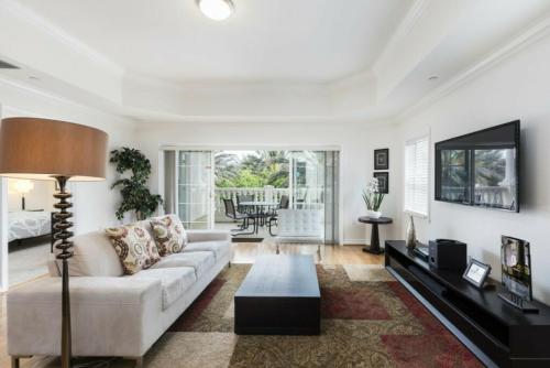 Modern Three Suites Vacation Apartment (266652) - main image