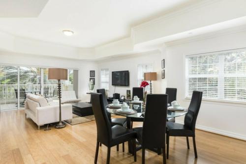 Modern 2 Suites Vacation Apartment RE7659-304 in Kissimmee, USA