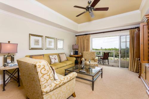 Great 3 Bedroom Vacation Apartment with Balcony at Reunion Resort RE1356 in Kissimmee, USA