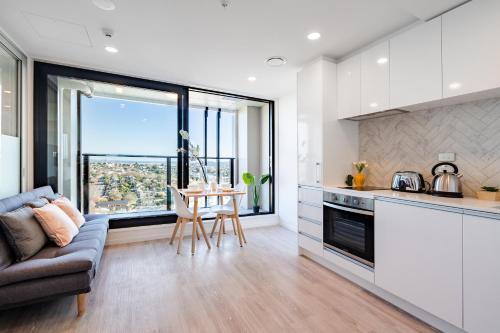 Penthouse Studio with Panoramic Views of Ponsonby, Auckland (photo 8)