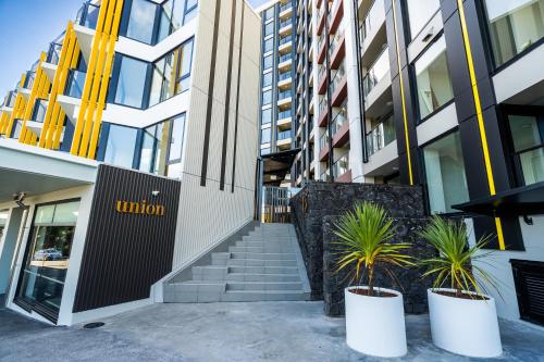 Penthouse Studio with Panoramic Views of Ponsonby, Auckland (photo 10)