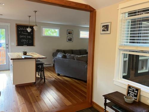 Bejárat, Cobble Hill Cottage in Shawnigan Lake (BC)