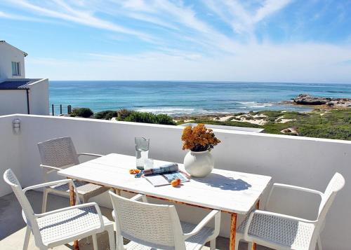 The Palace - Sea View Arniston in Arniston