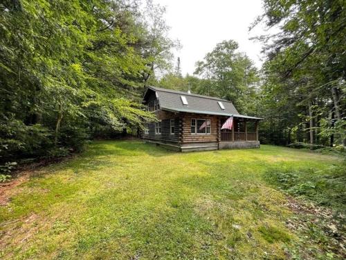 Cozy Log Cabin - Dog Friendly in Halifax, USA