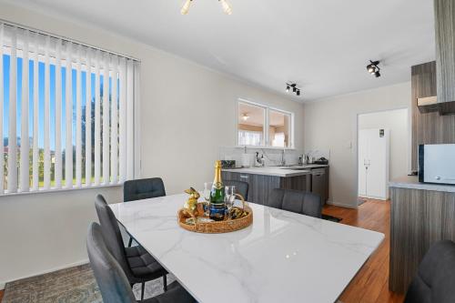 A szálláshely kívülről, Ōwhata Retreat - Rotorua Holiday Home (Owhata Retreat - Rotorua Holiday Home) near Rotoruai regionális repülőtér