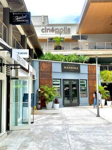 GroveO6 10 minutes from the Beach GroveO6 10 minutes from the Beach