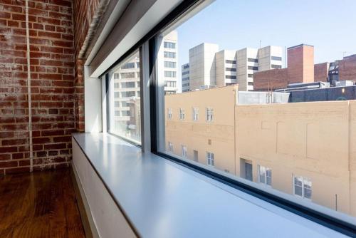 Stunning 2 Br Loft Smack In The Heart Of Downtown in Roanoke, USA