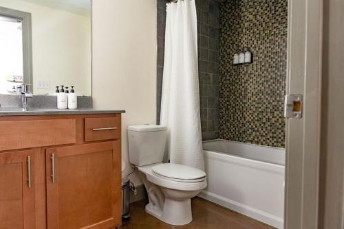 Stunning 2 Br Loft Smack In The Heart Of Downtown in Roanoke, USA