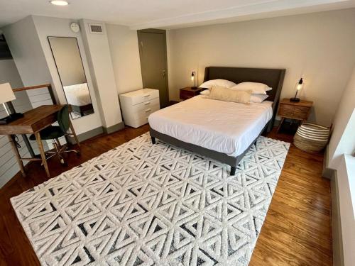 Exceptional 1 Br Apartment Downtown W Study Loft in Roanoke, Vereinigte Staaten von Amerika