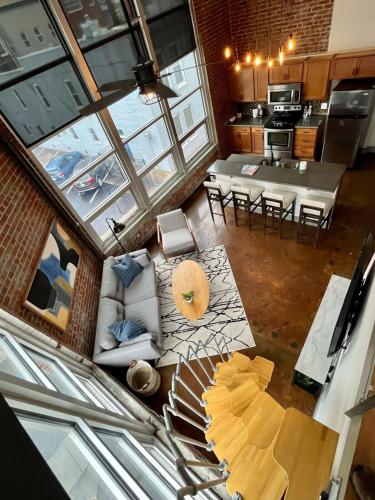 Exceptional 1 Br Apartment Downtown W Study Loft in Roanoke, USA