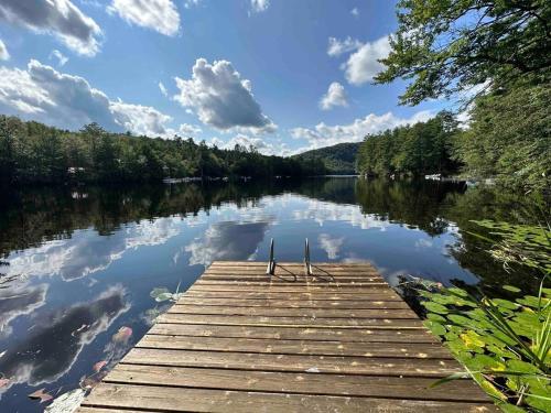 Toms Cabin on Lake Christopher