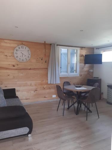 chalet Le Géranium (chalet Le Geranium) in Saint-Auban