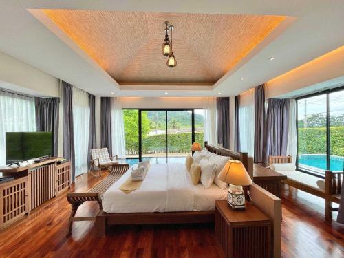 Ozone Villa Phuket in Pa klok