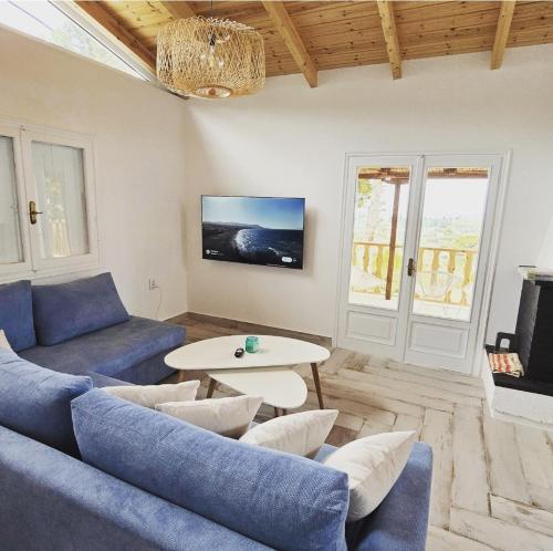 Koplietošanas atpūtas telpa ar TV, Villa Keren in Oropos (Attiki)