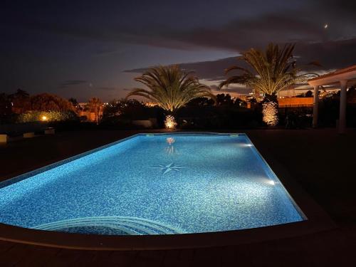 Villa Ben - Private pool garden, sun all day, Albufeira