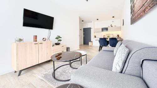 One-Bedroom Apartment image 9