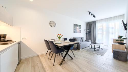 One-Bedroom Apartment image 8