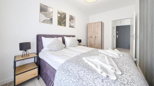 One-Bedroom Apartment image 5