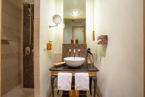 Classic Hotel Harmonie - image 10