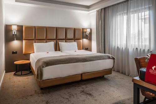 Charm Boutique Hotel - image 11