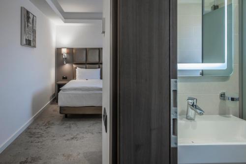 Charm Boutique Hotel - image 12
