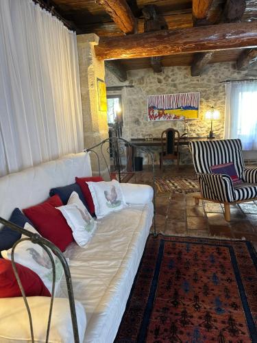 BERGERIE rénovée avec piscine chauffée et terrain clôturé (BERGERIE renovee avec piscine chauffee et terrain cloture) in Vallerargues
