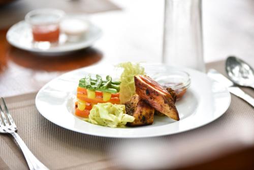 Hotel Lake Park in โปลอนนารุวา