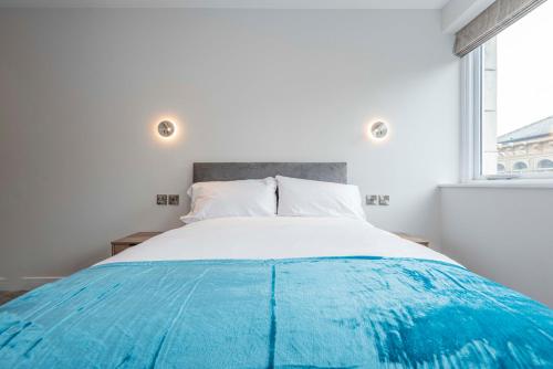 Gordon Moon Suites Bolton Centre Apartments - image 13
