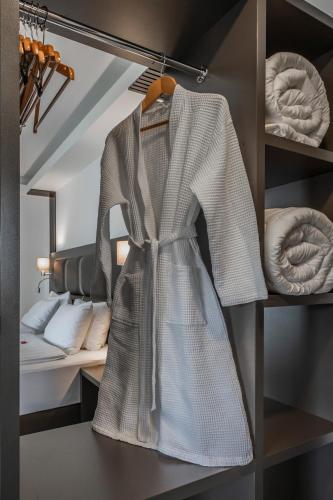 Charm Boutique Hotel - image 2