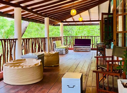 บริการและสิ่งอำนวยความสะดวก, Funky Leopard Safari Lodge Bordering Yala National Park in ยาลา