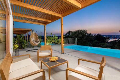 Villa 2 with Pool Soline, Krk, 280 m from beach, by 4Villas, Soline (fotografie 4)