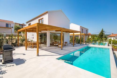 Villa 2 with Pool Soline, Krk, 280 m from beach, by 4Villas, Soline (fotografie 8)