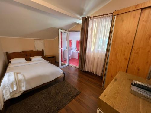 Casa Potcoava in 勒普萨