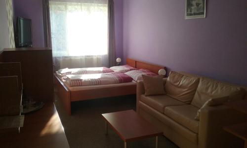 1 queen bed