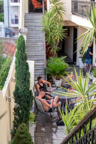 Hotel Petunia - image 9
