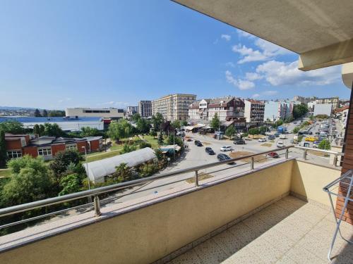 Apartment 1 Plisi Gjilan in กินยีลาเน