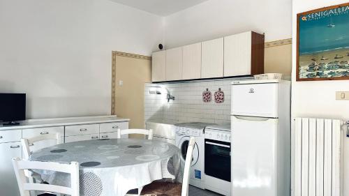 RM08 - Senigallia, bilocale fronte mare