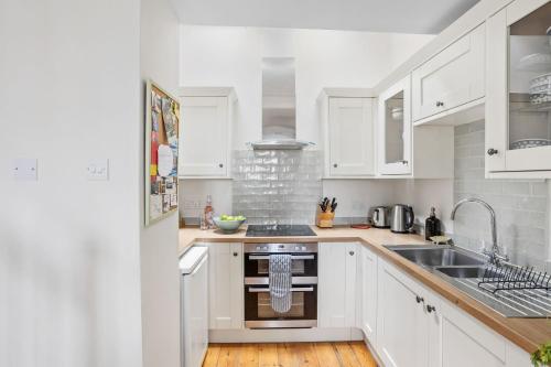 Hotelli välisilme, 1 Rock Cottage - Beautifully Presented Cottage for Four with Wood Burner in Dittisham